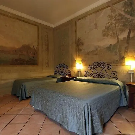 Bavaria Hotel *