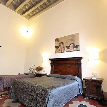 Bavaria Hotel *